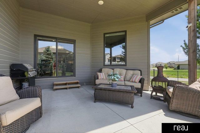 21803 I Street, Omaha, NE 68022