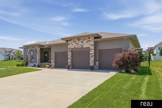 21803 I Street, Omaha, NE 68022