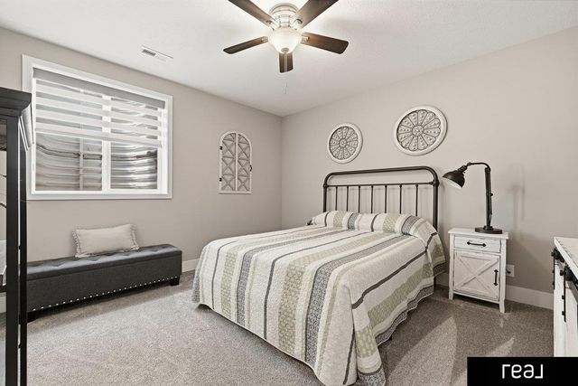 21803 I Street, Omaha, NE 68022