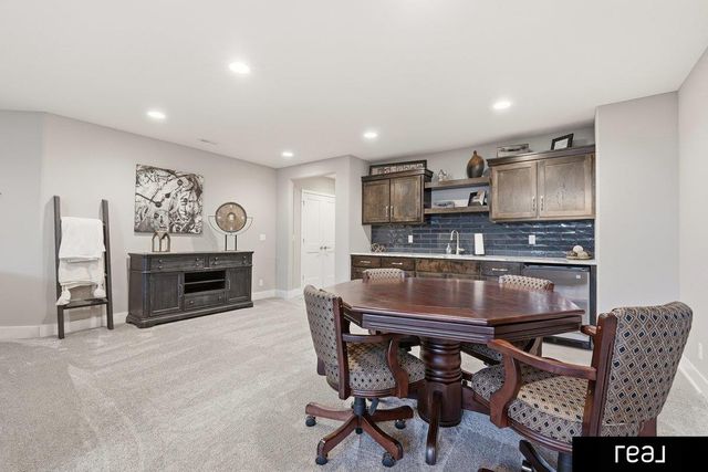 21803 I Street, Omaha, NE 68022