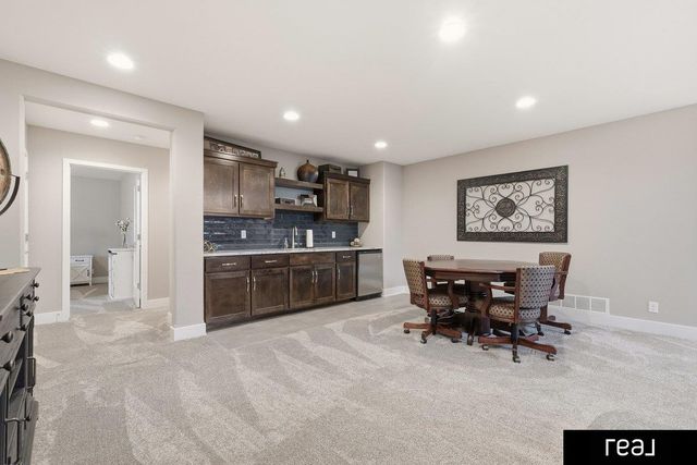 21803 I Street, Omaha, NE 68022