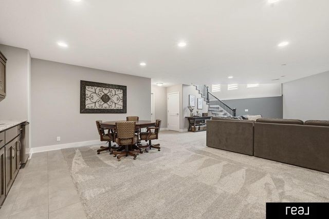 21803 I Street, Omaha, NE 68022