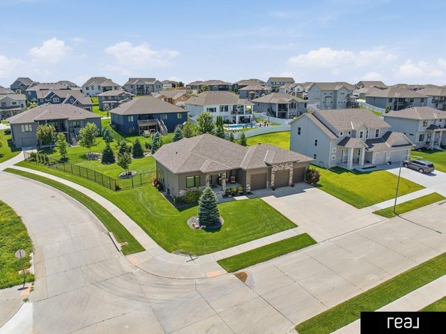 21803 I Street, Omaha, NE 68022