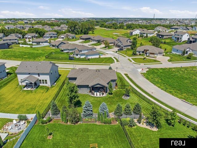 21803 I Street, Omaha, NE 68022