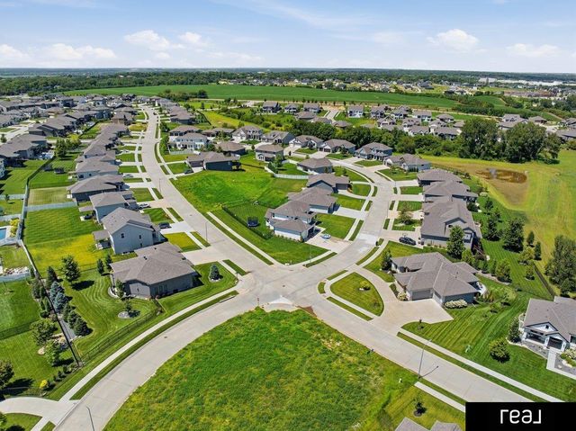 21803 I Street, Omaha, NE 68022