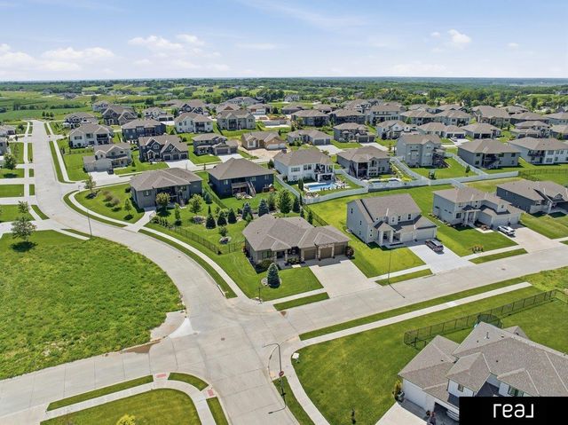 21803 I Street, Omaha, NE 68022