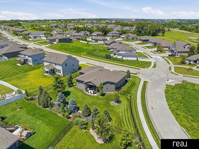 21803 I Street, Omaha, NE 68022
