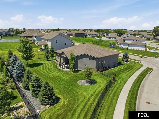 21803 I Street, Omaha, NE 68022