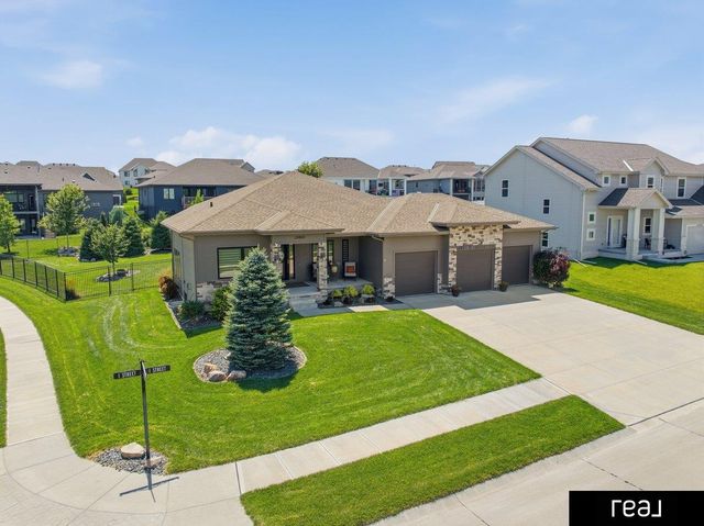21803 I Street, Omaha, NE 68022