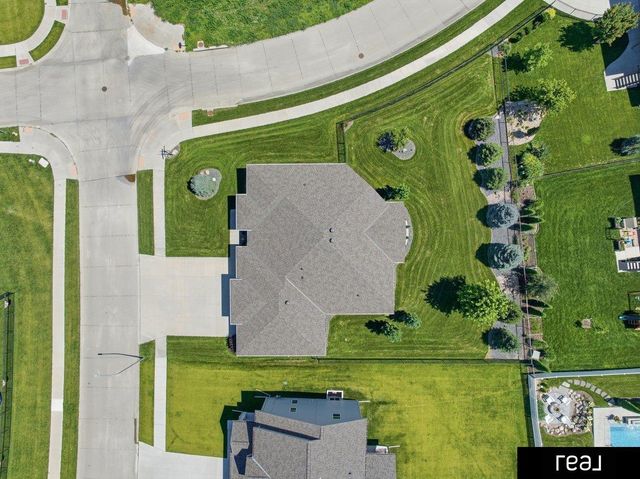 21803 I Street, Omaha, NE 68022