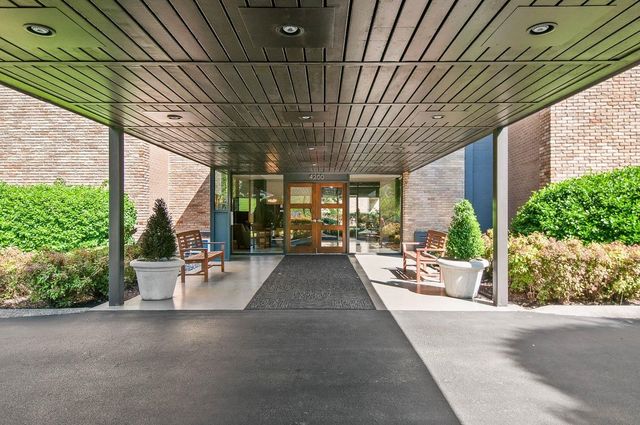 4200 West End Ave Apt 402, Nashville, TN 37205