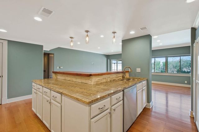 4200 West End Ave Apt 402, Nashville, TN 37205