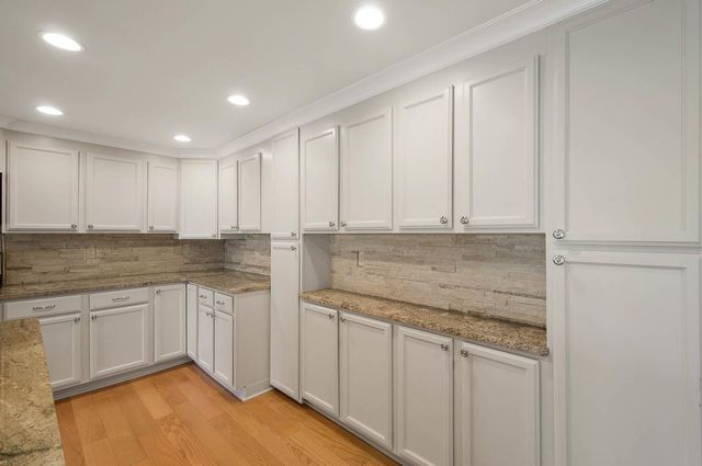 4200 West End Ave Apt 402, Nashville, TN 37205