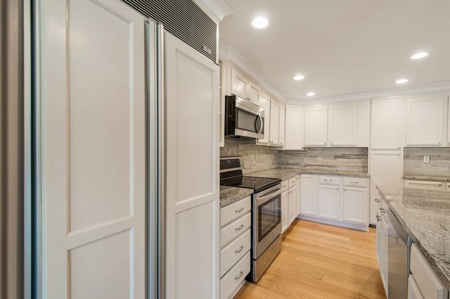 4200 West End Ave Apt 402, Nashville, TN 37205