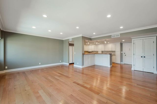 4200 West End Ave Apt 402, Nashville, TN 37205