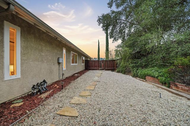 25410 Bellemore Drive, Ramona, CA 92065