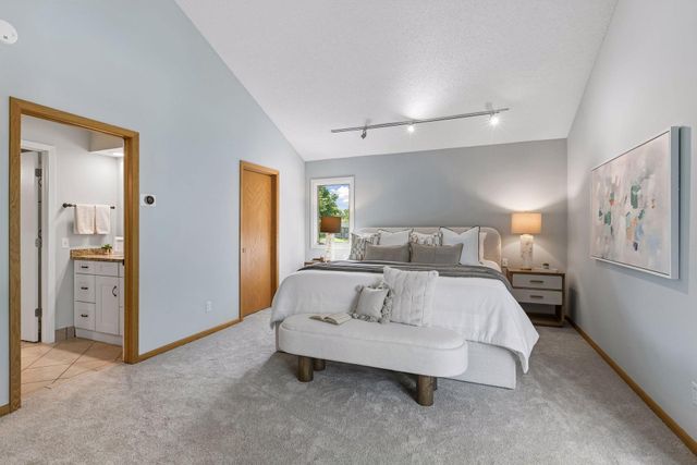 1728 Trail Road, Mendota Heights, MN 55118