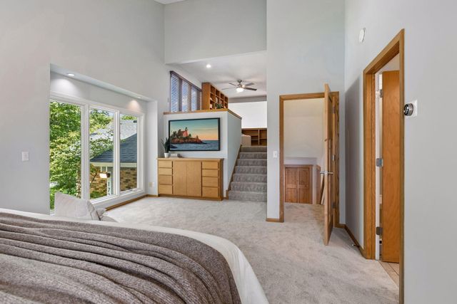 1728 Trail Road, Mendota Heights, MN 55118