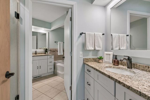 1728 Trail Road, Mendota Heights, MN 55118
