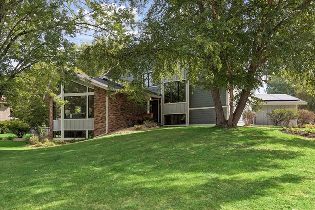1728 Trail Road, Mendota Heights, MN 55118