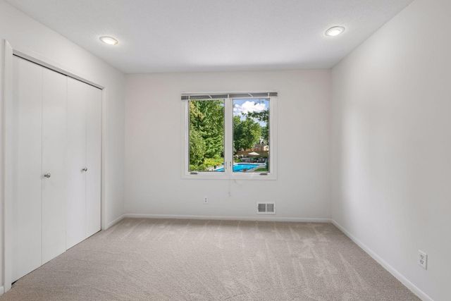 1728 Trail Road, Mendota Heights, MN 55118