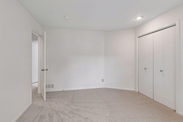 1728 Trail Road, Mendota Heights, MN 55118