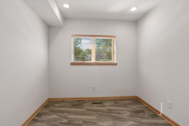 1728 Trail Road, Mendota Heights, MN 55118