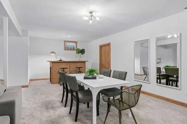 1728 Trail Road, Mendota Heights, MN 55118