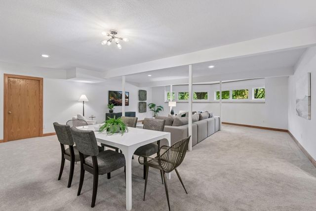 1728 Trail Road, Mendota Heights, MN 55118