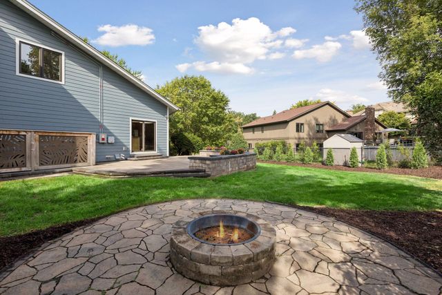 1728 Trail Road, Mendota Heights, MN 55118