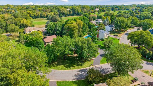 1728 Trail Road, Mendota Heights, MN 55118