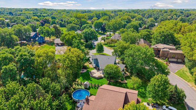 1728 Trail Road, Mendota Heights, MN 55118