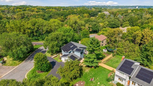 1728 Trail Road, Mendota Heights, MN 55118