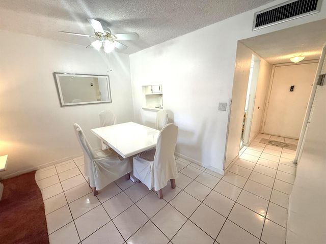 3050 Holiday Springs Boulevard 111, Margate, FL 33063