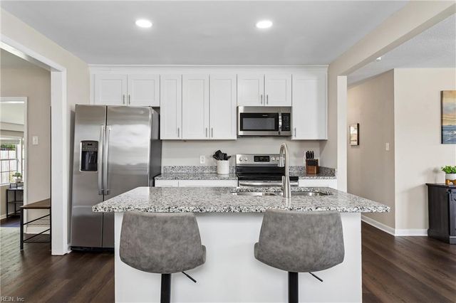 328 Velva DR, Chesapeake, VA 23325