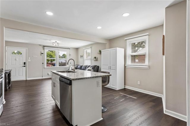 328 Velva DR, Chesapeake, VA 23325