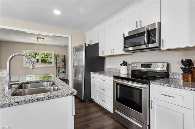 328 Velva DR, Chesapeake, VA 23325