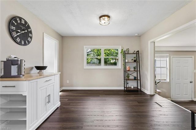 328 Velva DR, Chesapeake, VA 23325