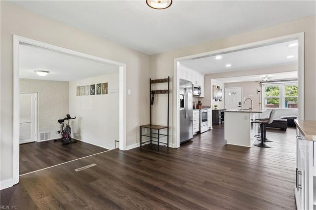 328 Velva DR, Chesapeake, VA 23325