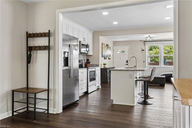 328 Velva DR, Chesapeake, VA 23325