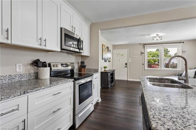 328 Velva DR, Chesapeake, VA 23325