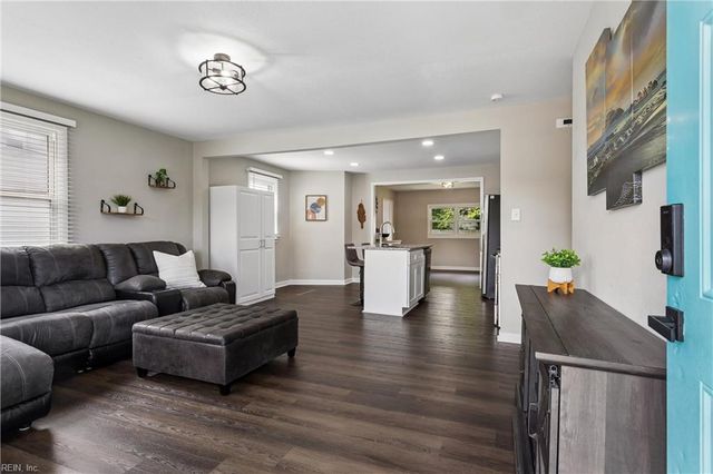 328 Velva DR, Chesapeake, VA 23325
