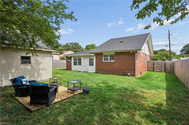 328 Velva DR, Chesapeake, VA 23325