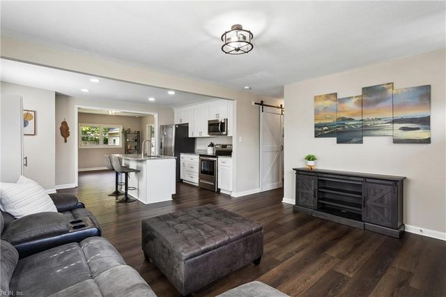 328 Velva DR, Chesapeake, VA 23325
