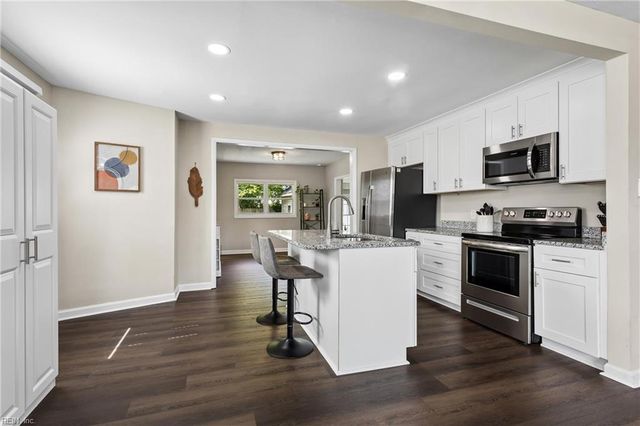 328 Velva DR, Chesapeake, VA 23325