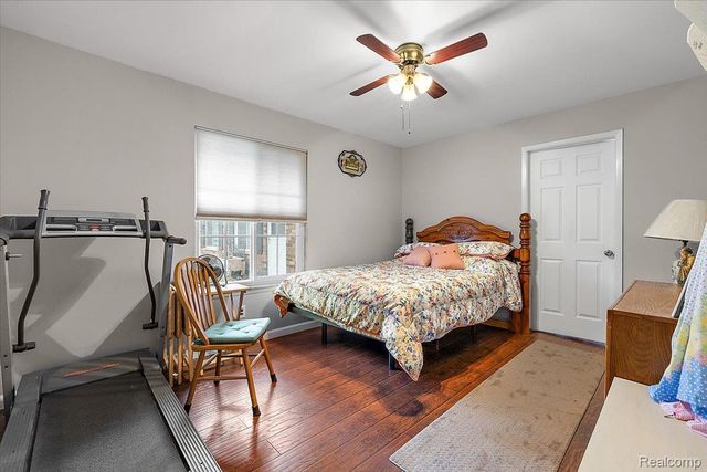 32622 Valley Drive, Warren, MI 48093