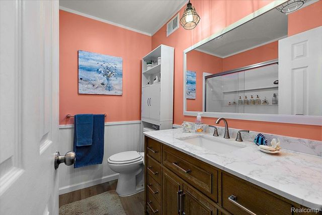 32622 Valley Drive, Warren, MI 48093