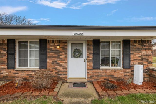 32622 Valley Drive, Warren, MI 48093
