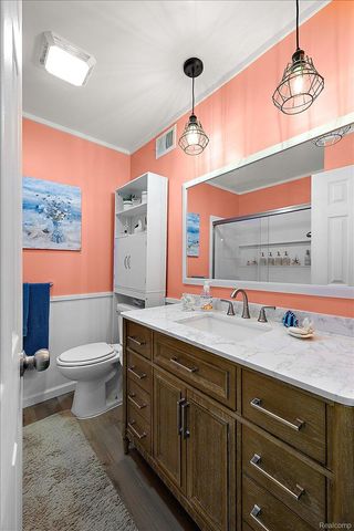 32622 Valley Drive, Warren, MI 48093