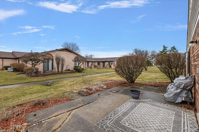 32622 Valley Drive, Warren, MI 48093